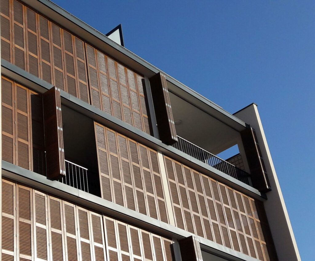volet coulissant pliant bois sur-mesure
