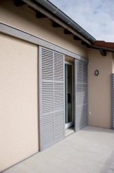 Volet Coulissant avec bandeau bois et capot alu
