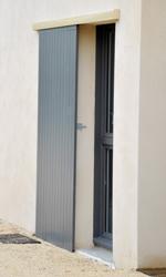 Volet coulissant et finition sur bois lame par lame