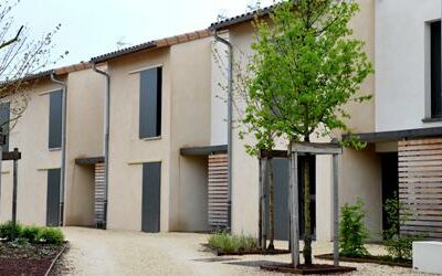 Volet coulissant et finition sur bois lame par lame