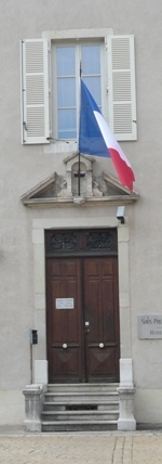 Belley_blog volets bois à lame ajourée et arasante dite « à la française »
