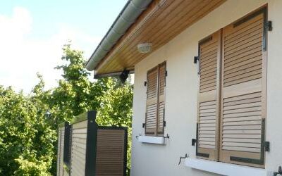 Volet bois battant et brise-vue fixe