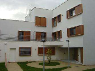 Volet coulissant en bois