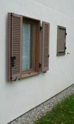 Volets à lame persiennée ajourée