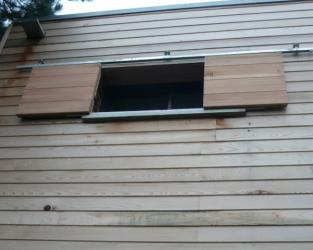 Volet bois coulissant en Red Cedar