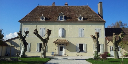 Volet bois ouverture extérieure à deux vantaux battants