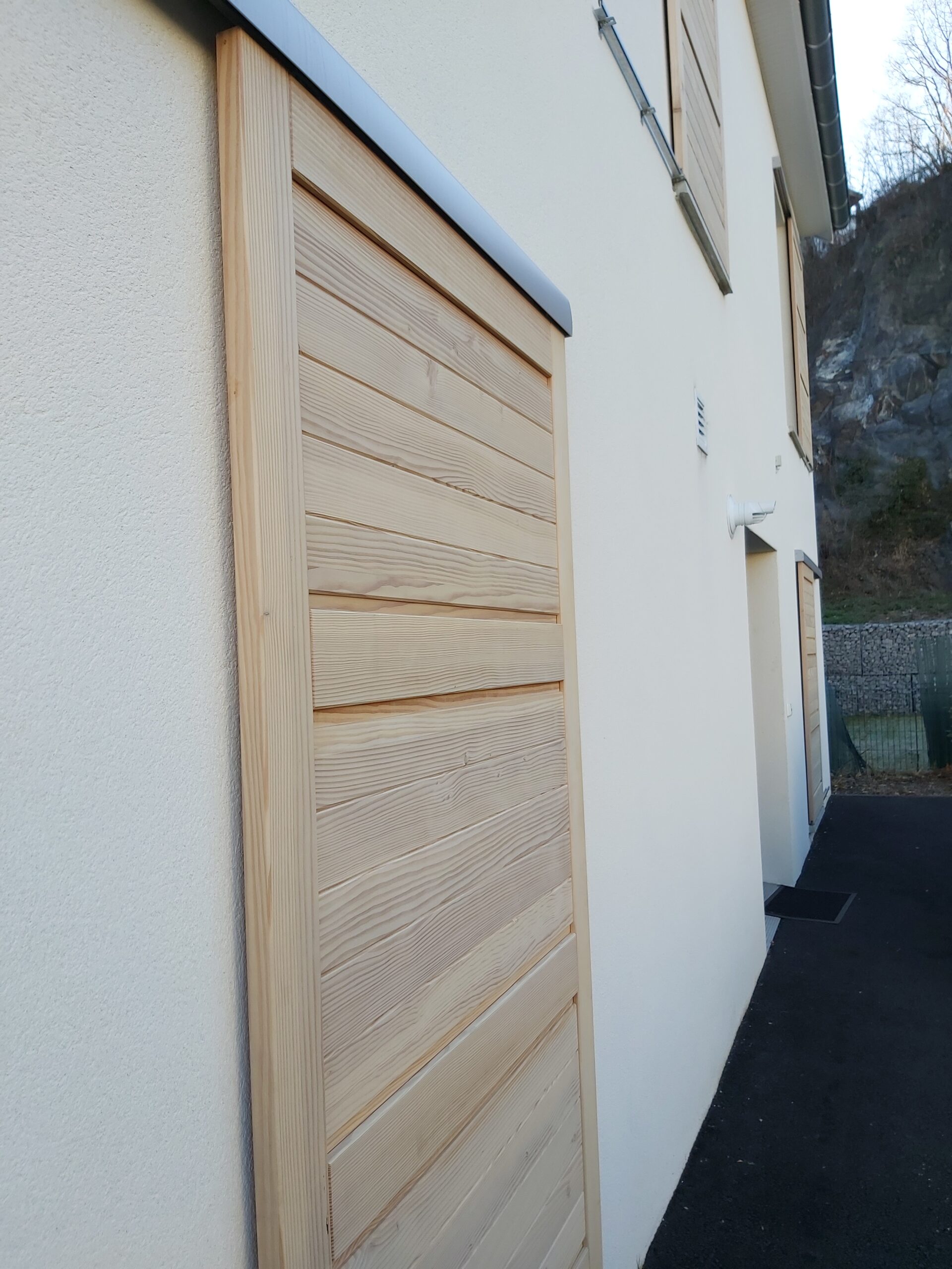 volet bois coulissant applique facade